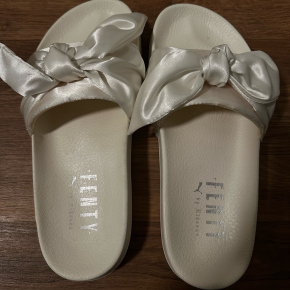 Rihanna Fenty Bow Slides Puma - Picture 3 of 4